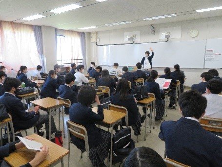 http://www.hatsushiba.ed.jp/ritsumeikan/life/ritsumeikan_manager/db483fd4837561f8f76f5b5fd0b920ed1276a400.jpg