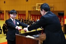 300A7283_R.jpg