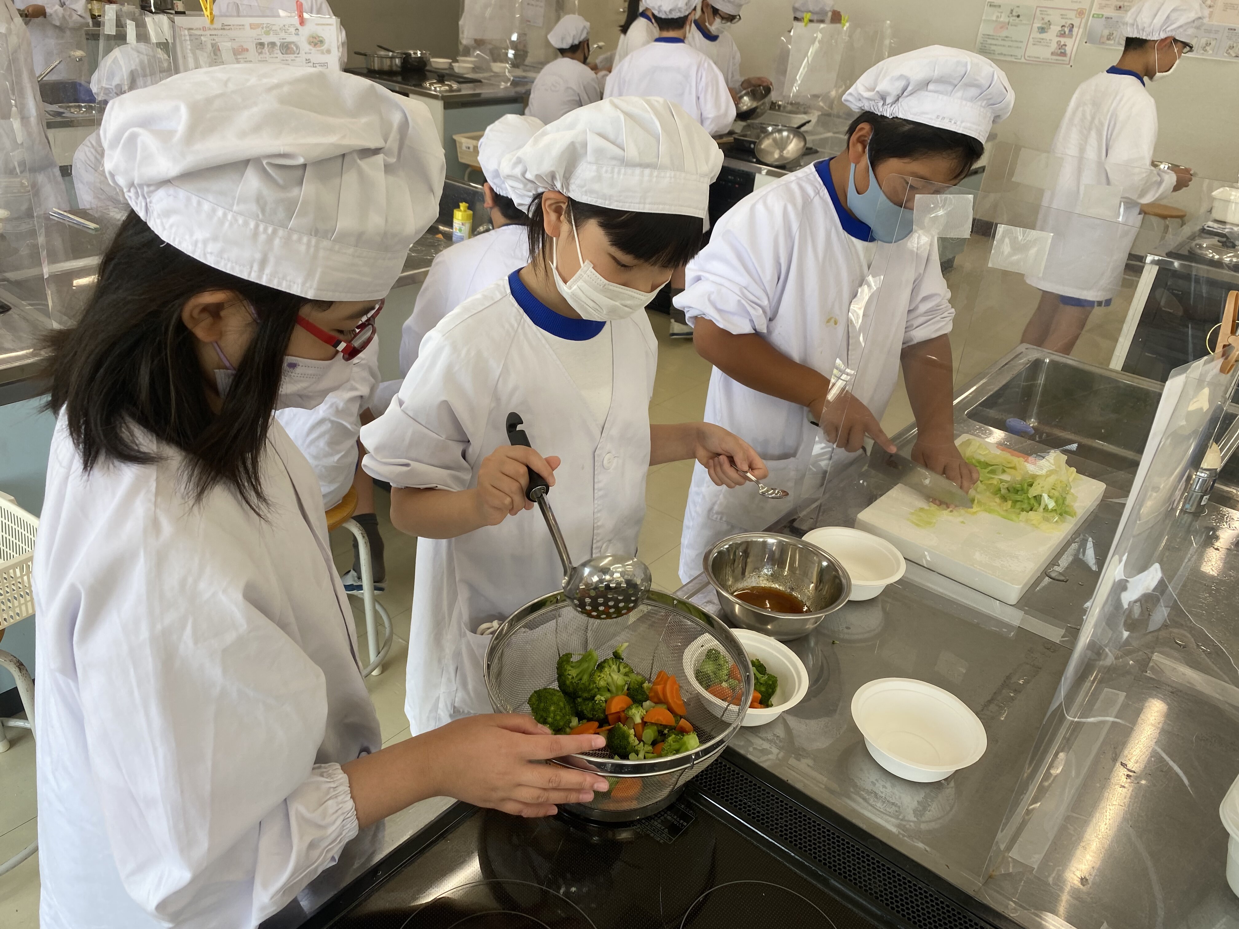 調理実習！〈5年生〉 | はつしば歳時記 | はつしば学園小学校