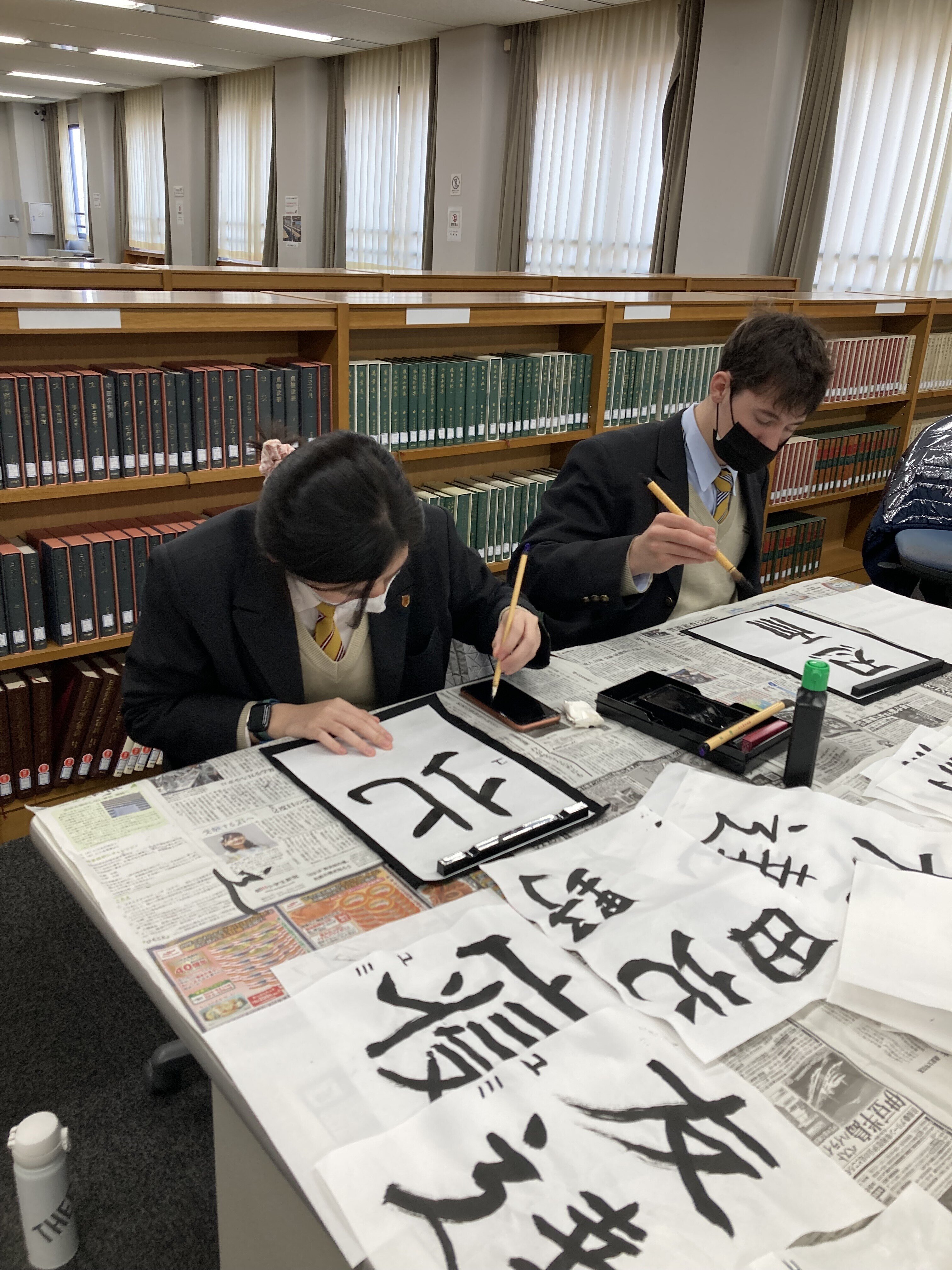 【国際教育部】留学生の記録・書初め体験