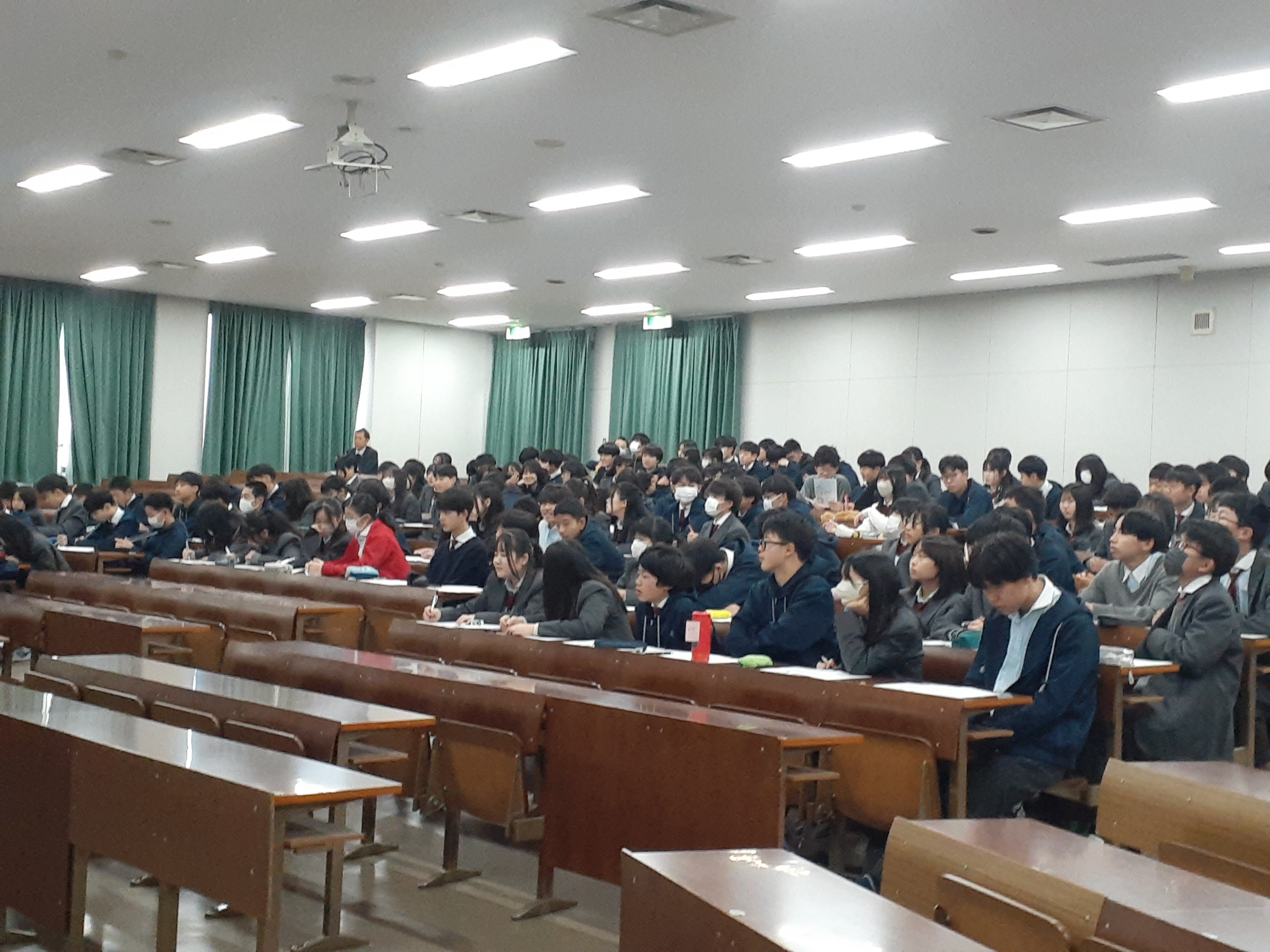 https://www.hatsushiba.ed.jp/ritsumeikan/life/20241216_092210.jpg