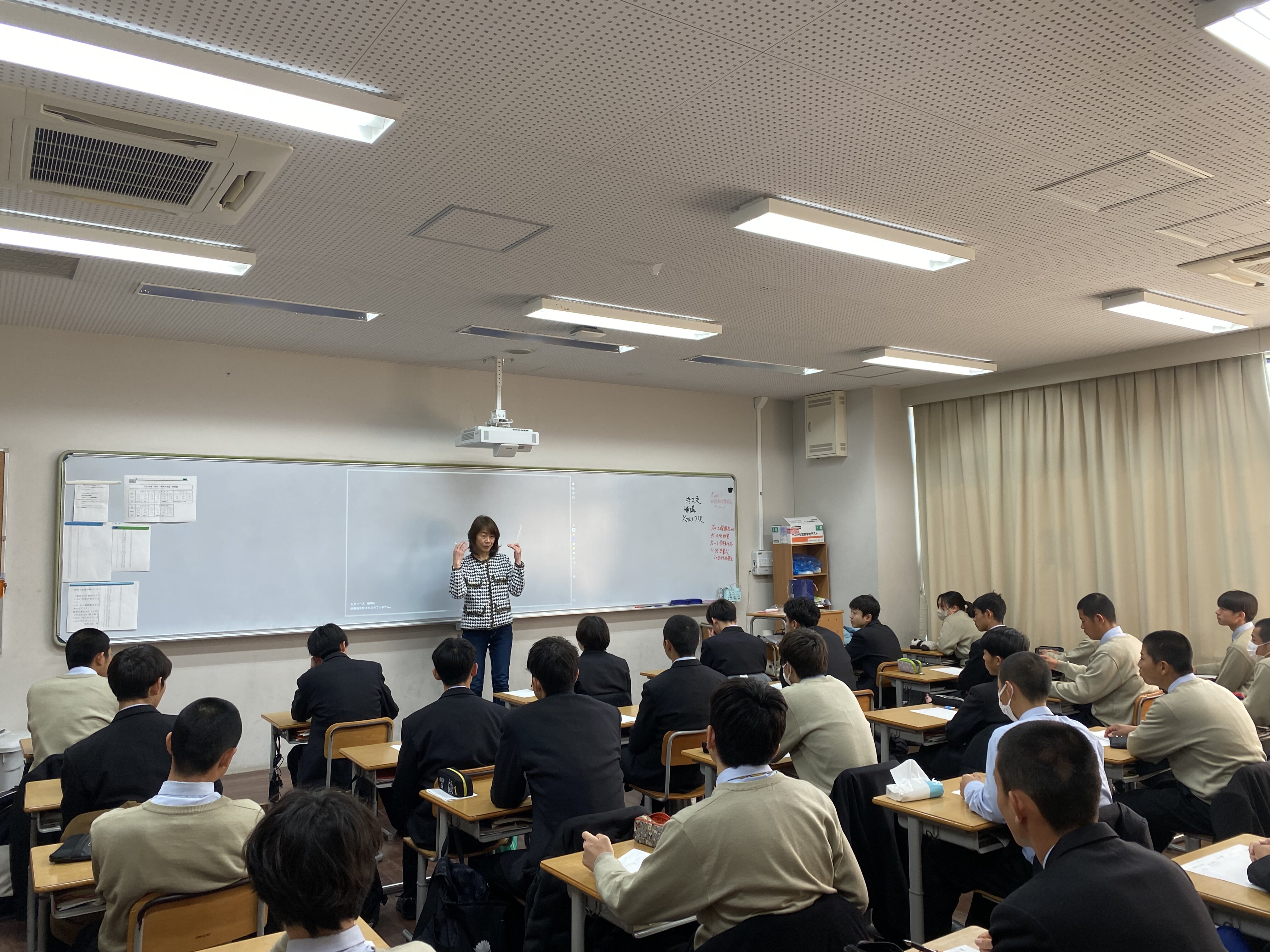 https://www.hatsushiba.ed.jp/ritsumeikan/life/3CBEB04D-F73F-465C-84AB-2E0CD3BF61C9.jpeg