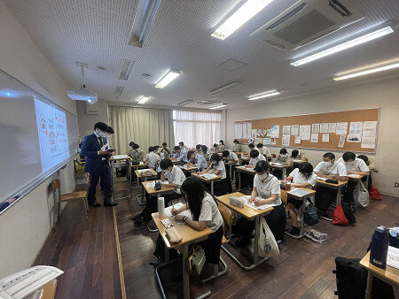 高３探究学習「わたしたちは、未来とどのようにかかわっていくべきか？」