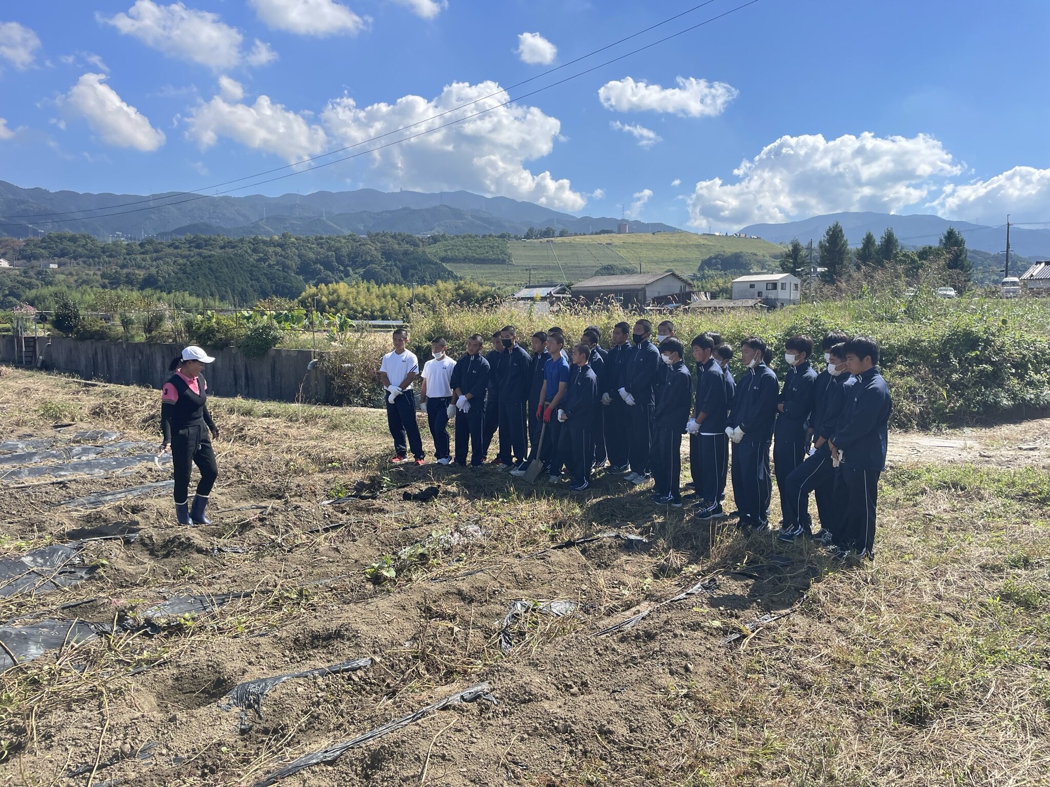 体育科（土曜講座）なんと地域の方々の協力もあり棚田も新規開拓できそうです！みんなで共創していきましょ〜う‼︎学校の可能性無限大、体育科生徒のバイタリティがあれば何でも出来る、やればわかるさ！