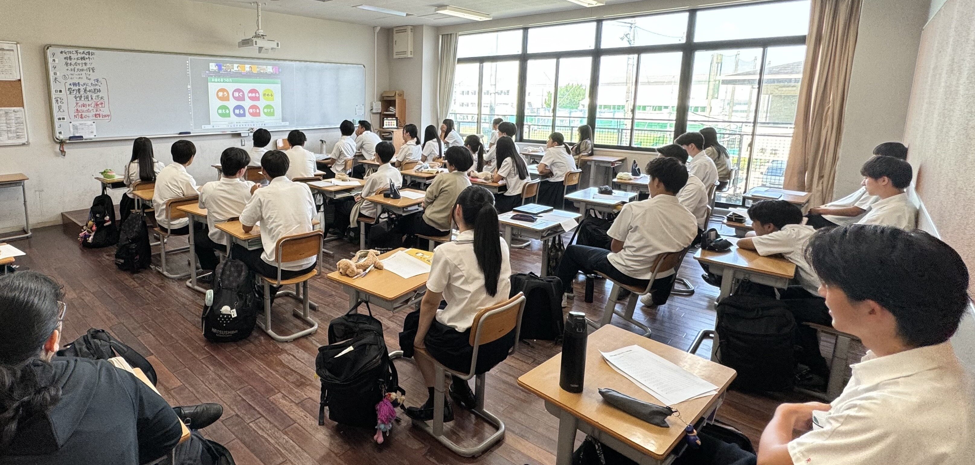https://www.hatsushiba.ed.jp/ritsumeikan/life/H3FES01.jpg