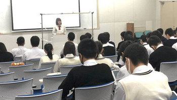 RE02.jpg