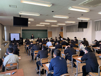 RE03.jpg