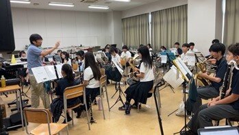 9月15日にユーフォニアム 奏者の木村 寛仁先生（大阪音楽大学・大阪音楽大学短期大学部教授）にご指導をいただきました