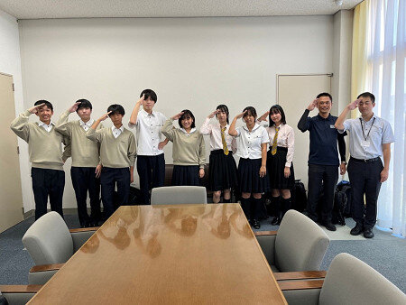 【高校インターアクトクラブ】大阪府危機管理室の方が、子ども110番の活動へのお礼に来校されました