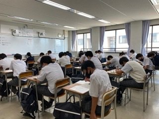 【中学】2学期始業式・宿題考査