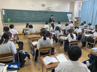 実習生授業風景.jpg