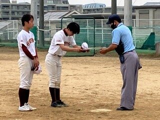 賞状を受け取る海堀君③.jpg